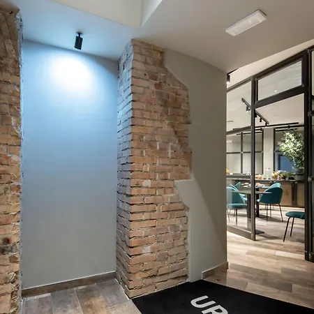 Urbane 44 Pensionat 4*