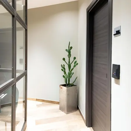 Urbane 44