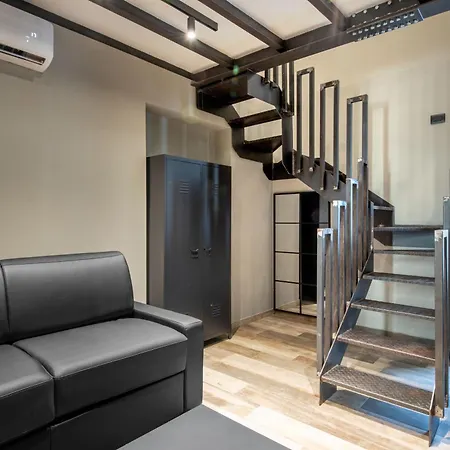 Urbane 44 4* Neapel