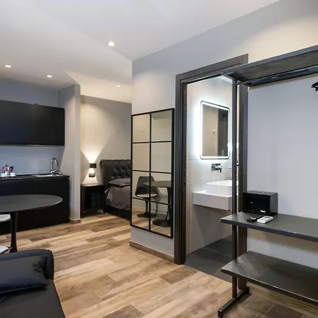 Urbane 44