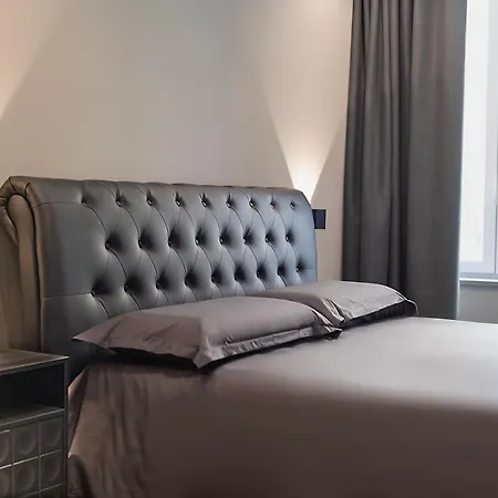 Urbane 44