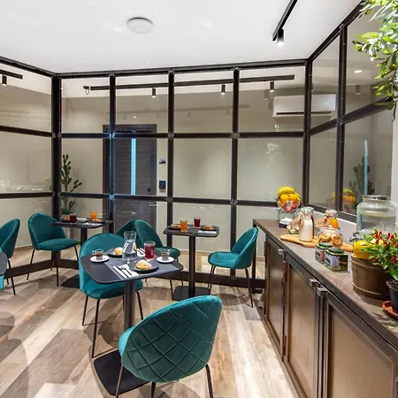 Urbane 44 Pensionat 4*