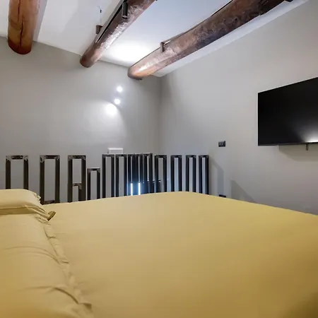 Urbane 44 Neapol