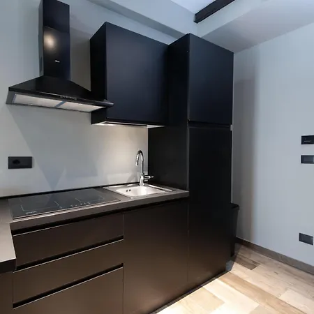 Urbane 44 4* Neapol